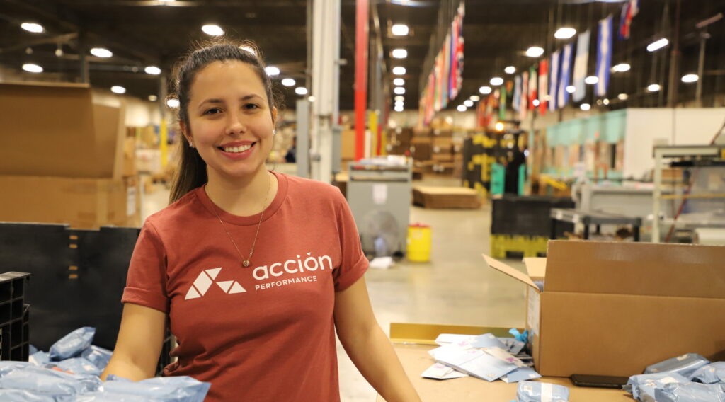 Accion teammate providing Warehousing Services at our Accion warehouse facility.